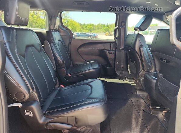 2C4RC1BG4SR504736 2025 CHRYSLER PACIFICA Gray Rear interior view
