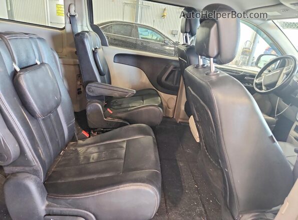 2C4RC1BG5GR157781 2016 CHRYSLER TOWN Black Հետևի նստատեղերի տեսք