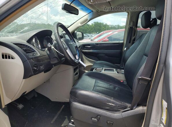 2C4RC1BG5GR165301 2016 CHRYSLER TOWN Silver Widok wnętrza z przodu