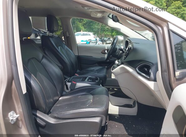 2C4RC1BG5HR540346 2017 CHRYSLER PACIFICA Tan Front interior view