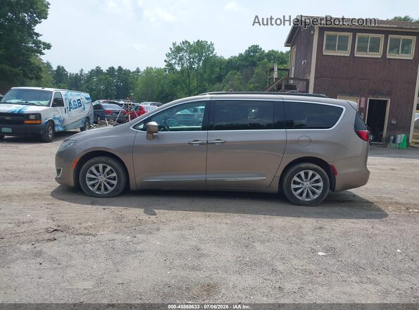 2C4RC1BG5HR540346 2017 CHRYSLER PACIFICA Tan 360 interior view