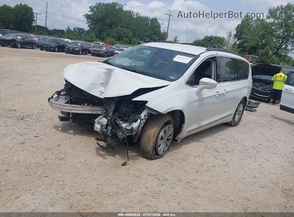 2C4RC1BG5HR656565 2017 CHRYSLER PACIFICA White Vista tres cuartos delantera izquierda