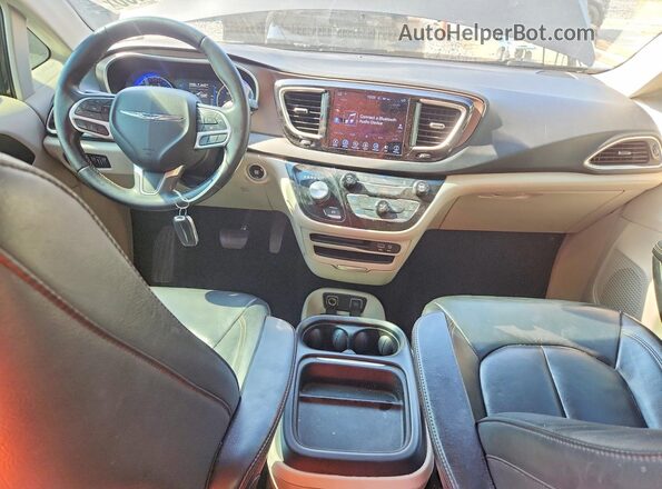 2C4RC1BG5HR684527 2017 CHRYSLER PACIFICA Черный Вид панели приборов