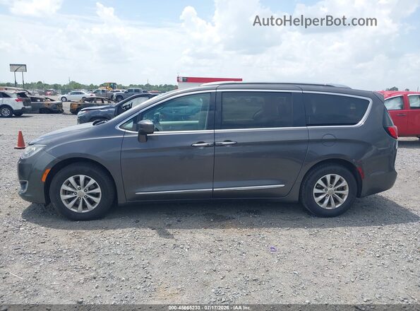 2C4RC1BG5JR211197 2018 CHRYSLER PACIFICA Gray 360 interior view
