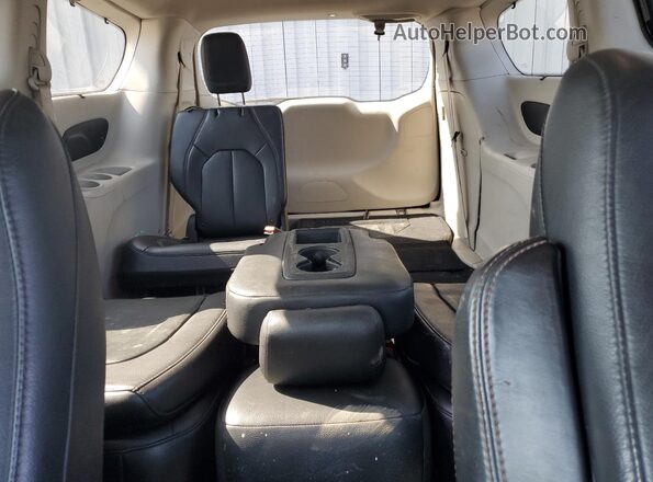 2C4RC1BG5JR317889 2018 CHRYSLER PACIFICA Gray უკანა სავარძლების ხედი