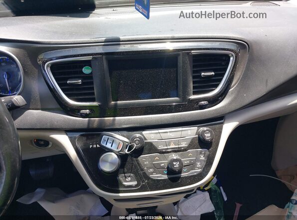 2C4RC1BG5LR126038 2020 CHRYSLER PACIFICA Gray Вид панелі приладів