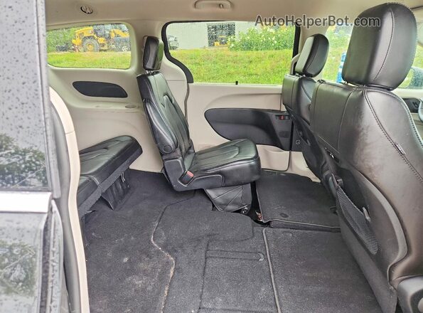 2C4RC1BG5PR615819 2023 CHRYSLER PACIFICA Black Вид задньої частини салону