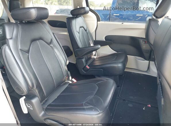 2C4RC1BG5RR147075 2024 CHRYSLER PACIFICA Black Widok naklejki z numerem VIN