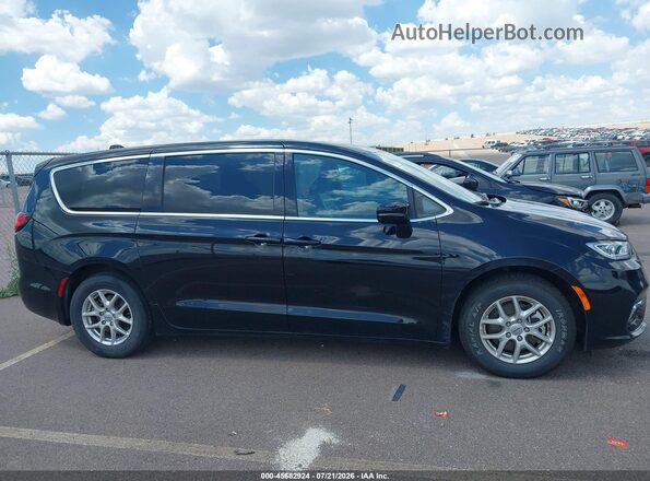 2C4RC1BG5SR506866 2025 CHRYSLER PACIFICA Black Widok wnętrza z tyłu