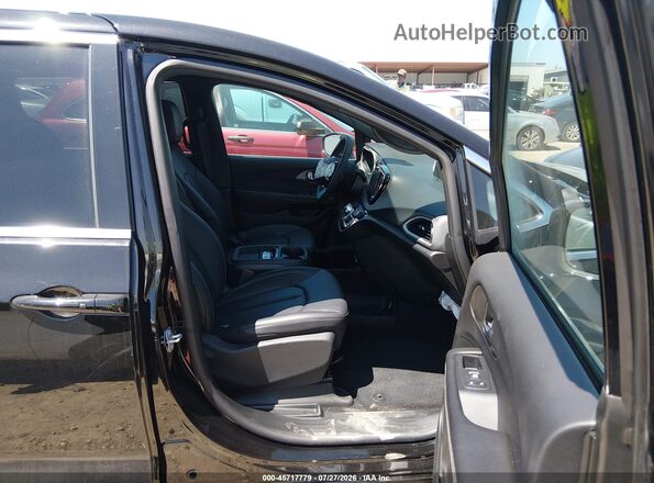 2C4RC1BG5VR552847 2027 CHRYSLER PACIFICA Black Widok wnętrza z przodu