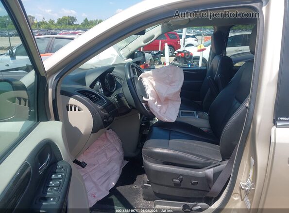 2C4RC1BG6GR110985 2016 CHRYSLER TOWN & COUNTRY Бежевый Вид салона спереди