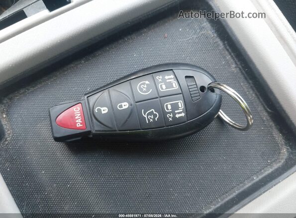 2C4RC1BG6GR110985 2016 CHRYSLER TOWN & COUNTRY Бежевый Вид панели приборов