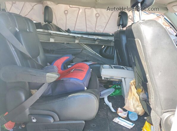 2C4RC1BG6GR112140 2016 CHRYSLER TOWN Белый Вид задних сидений