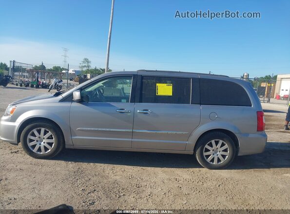 2C4RC1BG6GR305355 2016 CHRYSLER TOWN & COUNTRY Silver 360 interior view