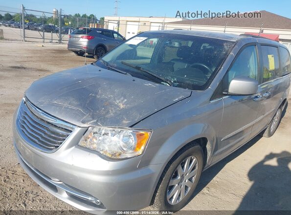 2C4RC1BG6GR305355 2016 CHRYSLER TOWN & COUNTRY Silver Front view