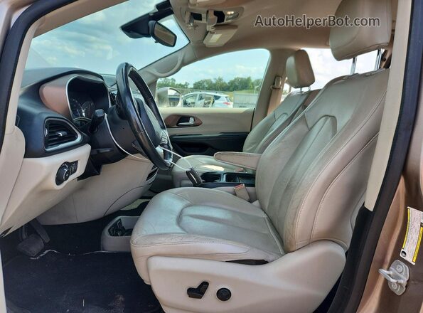 2C4RC1BG6JR197729 2018 CHRYSLER PACIFICA Tan Widok wnętrza z przodu