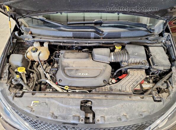2C4RC1BG6JR270002 2018 CHRYSLER PACIFICA Purple Engine compartment view