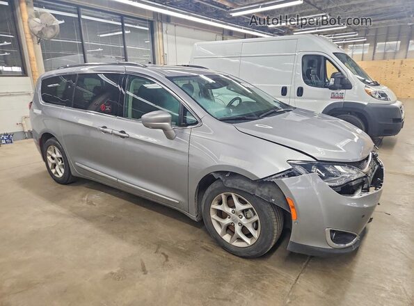 2C4RC1BG6LR121124 2020 CHRYSLER PACIFICA Silver Przód prawy
