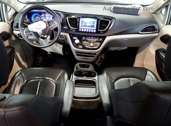 2C4RC1BG6LR121124 2020 CHRYSLER PACIFICA Silver Widok deski rozdzielczej