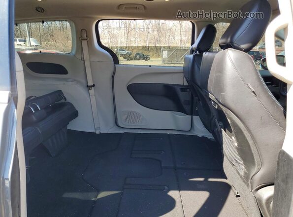 2C4RC1BG6NR142879 2022 CHRYSLER PACIFICA Gray Vista de los asientos traseros