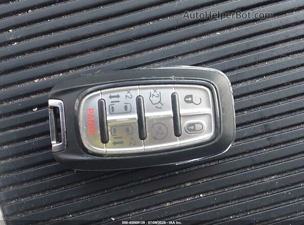 2C4RC1BG6NR168978 2022 CHRYSLER PACIFICA Черный Вид панели приборов