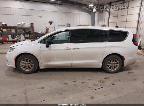 2C4RC1BG6RR112710 2024 CHRYSLER PACIFICA White 360 interior view