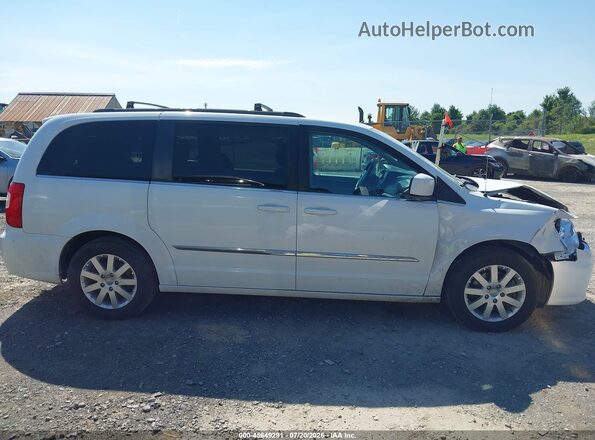 2C4RC1BG7GR187347 2016 CHRYSLER TOWN & COUNTRY Белый Вид задней части салона