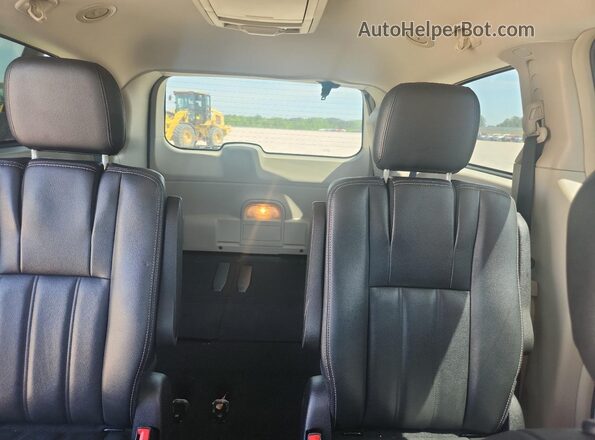 2C4RC1BG7GR231038 2016 CHRYSLER TOWN Charcoal Հետևի նստատեղերի տեսք