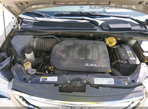 2C4RC1BG7GR286444 2016 CHRYSLER TOWN & COUNTRY Gold Vista trasera