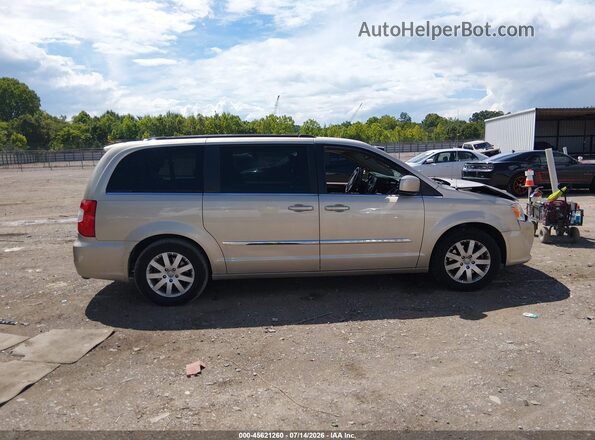 2C4RC1BG7GR286444 2016 CHRYSLER TOWN & COUNTRY Gold Vista interior trasera