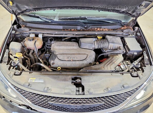 2C4RC1BG7HR788338 2017 CHRYSLER PACIFICA Black Вид підкапотного простору