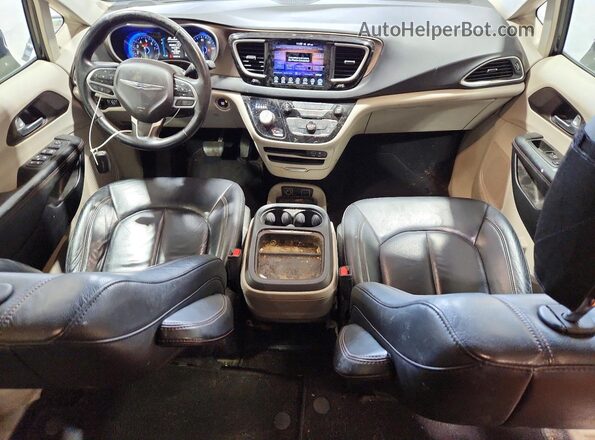 2C4RC1BG7HR788338 2017 CHRYSLER PACIFICA Black Вид панелі приладів