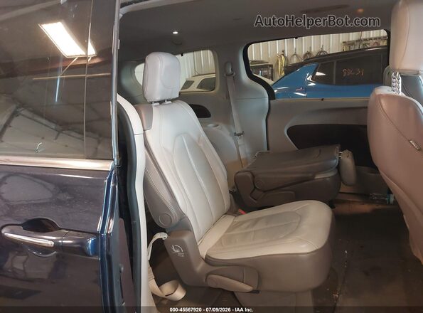 2C4RC1BG7HR823573 2017 CHRYSLER PACIFICA Blue VIN sticker view