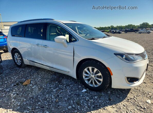 2C4RC1BG7JR141895 2018 CHRYSLER PACIFICA White Առջևի աջ