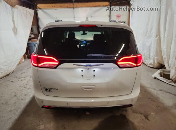 2C4RC1BG7JR149379 2018 CHRYSLER PACIFICA White Հետևի տեսք
