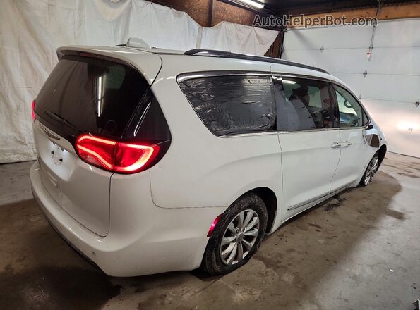 2C4RC1BG7JR149379 2018 CHRYSLER PACIFICA White Հետևի աջ