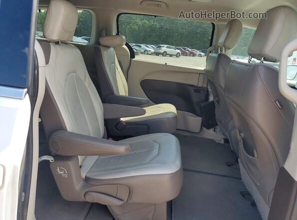 2C4RC1BG7JR172273 2018 CHRYSLER PACIFICA Белый Вид задней части салона