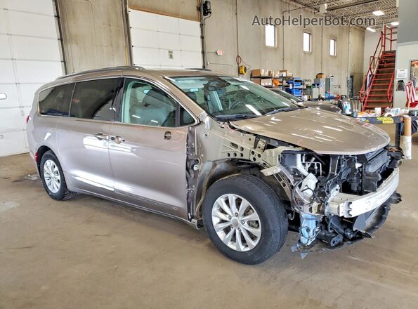 2C4RC1BG7JR257517 2018 CHRYSLER PACIFICA Beige Առջևի աջ