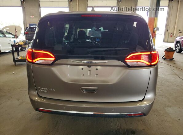 2C4RC1BG7JR257517 2018 CHRYSLER PACIFICA Beige Հետևի տեսք