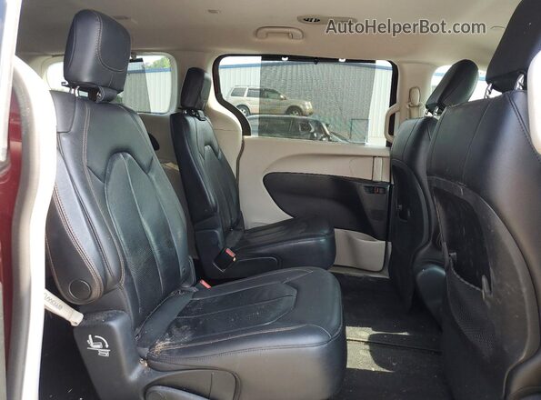 2C4RC1BG7JR321300 2018 CHRYSLER PACIFICA Burgundy Rear interior view
