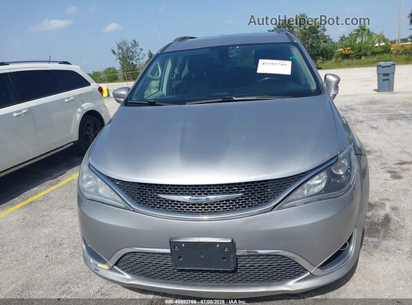 2C4RC1BG7JR356077 2018 CHRYSLER PACIFICA Silver Դիմացի տեսք