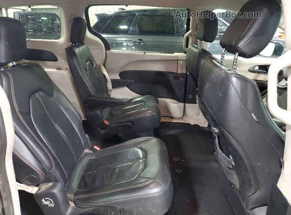 2C4RC1BG7LR140233 2020 CHRYSLER PACIFICA Black Вид задньої частини салону