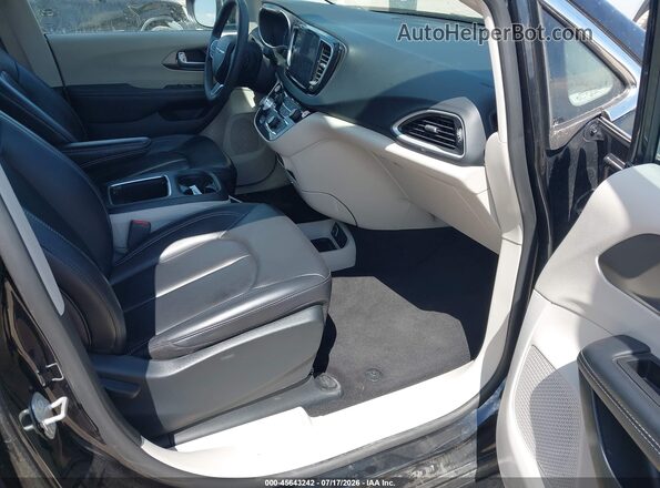 2C4RC1BG7PR616258 2023 CHRYSLER PACIFICA Черный Вид салона спереди