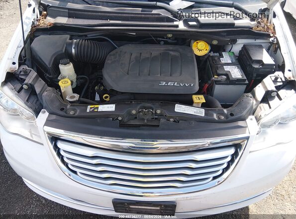 2C4RC1BG8GR119414 2016 CHRYSLER TOWN & COUNTRY White უკანა ხედი