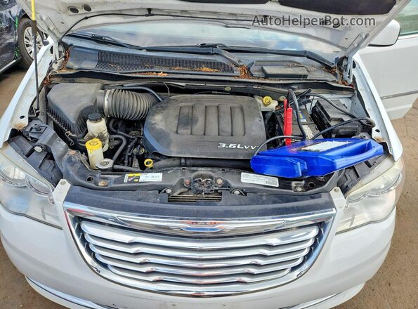 2C4RC1BG8GR214541 2016 CHRYSLER TOWN White ძრავის განყოფილების ხედი