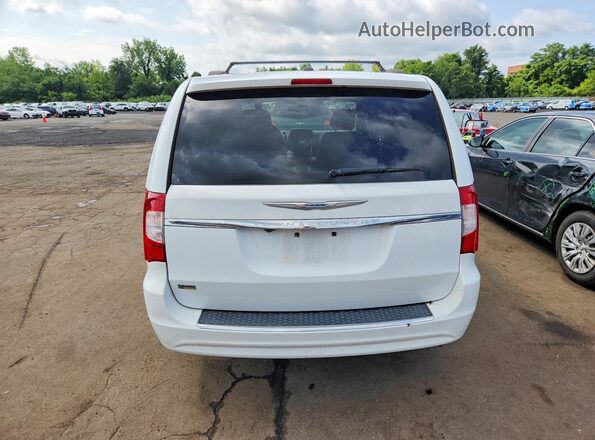 2C4RC1BG8GR214541 2016 CHRYSLER TOWN White უკანა ხედი