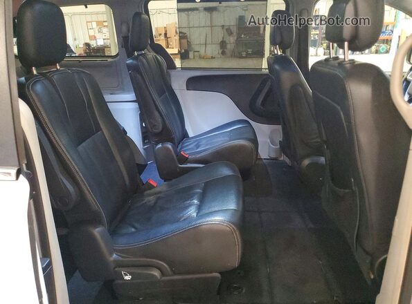 2C4RC1BG8GR253775 2016 CHRYSLER TOWN White Rear interior view