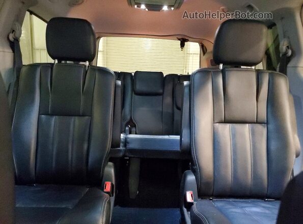 2C4RC1BG8GR253775 2016 CHRYSLER TOWN White Rear seats view