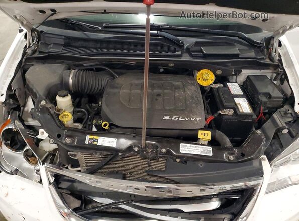 2C4RC1BG8GR253775 2016 CHRYSLER TOWN White Engine compartment view