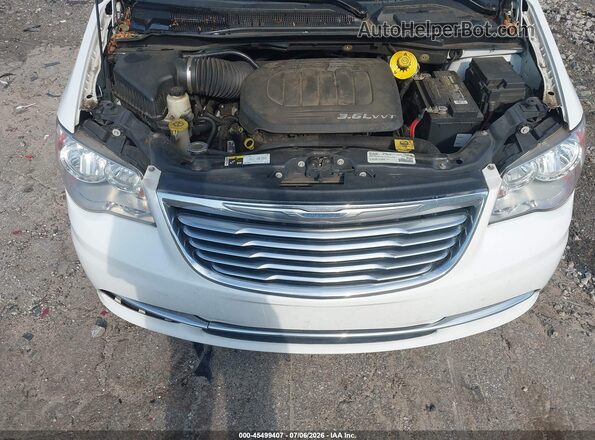 2C4RC1BG8GR298313 2016 CHRYSLER TOWN & COUNTRY White Вид ззаду